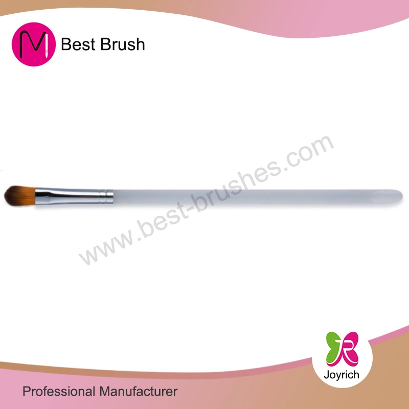 Scuab makeup masc beag níolóin